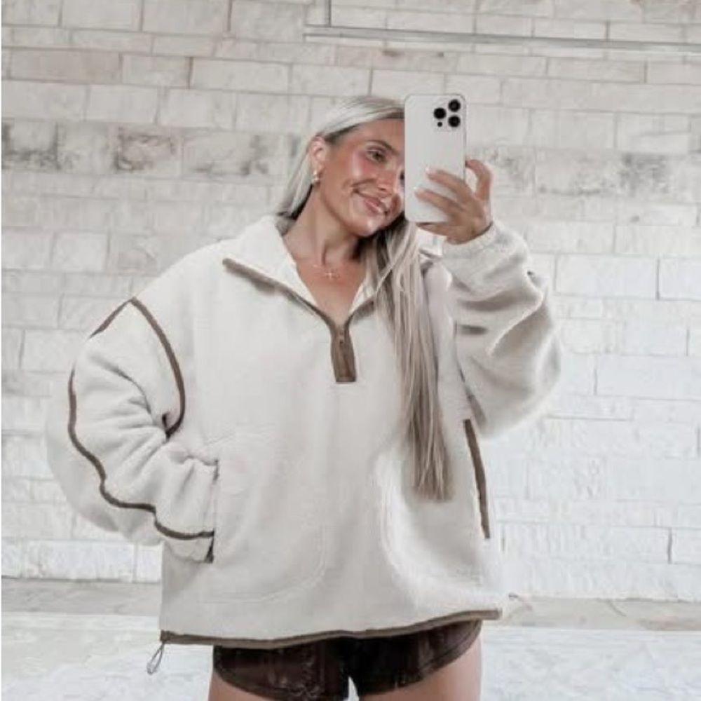 Elegant Cream Quarter-Zip Fleece Sweatshirt